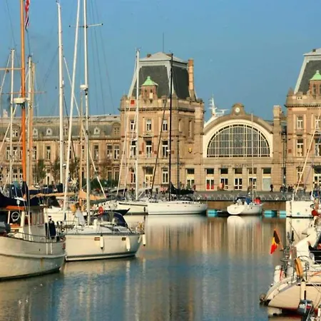 شقة Apartment With Frontal Sea View In Raversijde