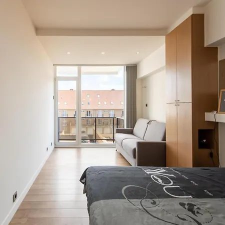 Apartment With Frontal Sea View In Raversijde Apartmán Ostende