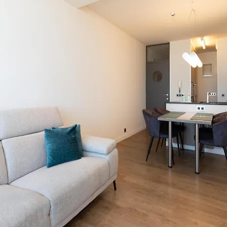 Apartment With Frontal Sea View In Raversijde أوستيند