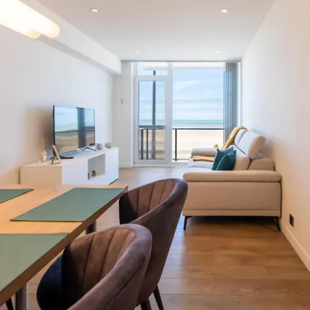 شقة Apartment With Frontal Sea View In Raversijde *