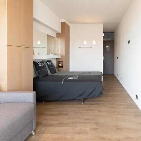 Apartamento Apartment With Frontal Sea View In Raversijde *